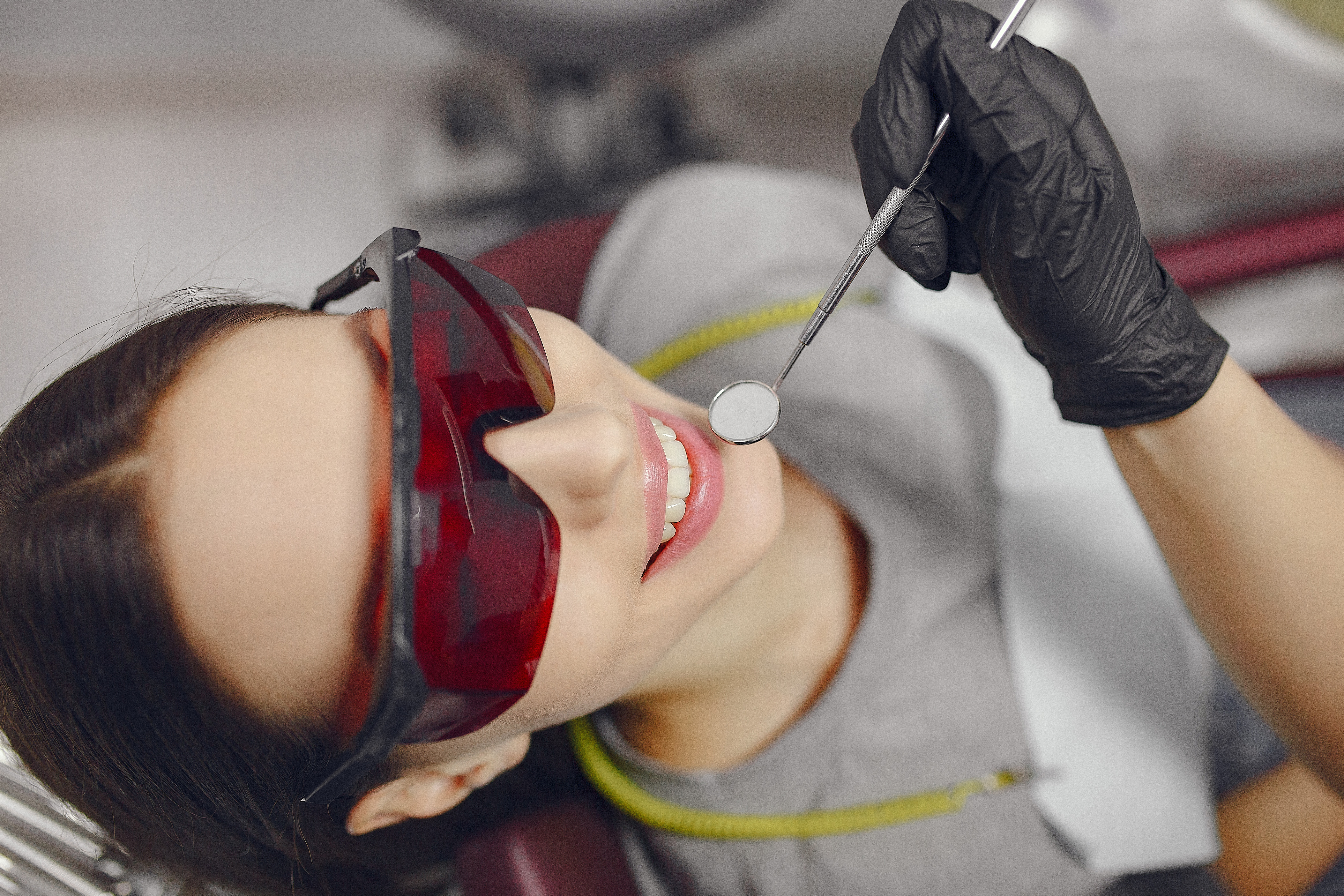 cosmetic dentist